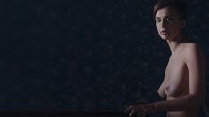 Полностью голая Ирина Вилкова в фильме «Её звали Муму» фото #66