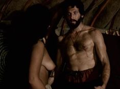 Александра Колкунова показала голые сиськи в сериале «Ермак» фото #6