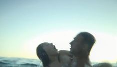 Екатерина Редникова засветила грудь под водой в фильме «Если ты меня слышишь» фото #4