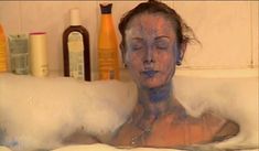 Ольга Погодина топлесс в ванной в фильме «Женская интуиция» фото #3