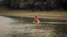 Голая попа Анастасии Красильниковой в сериале «Женские мечты о дальних странах» фото #3