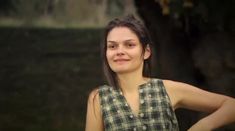 Голая попа Анастасии Красильниковой в сериале «Женские мечты о дальних странах» фото #10