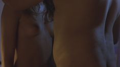 Голая грудь Александры Прокофьевой в фильме «Жизнь врасплох» фото #2