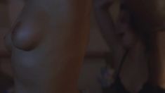 Сочная голая грудь Натальи Ноздриной в фильме «Жизнь врасплох» фото #1