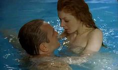 Красивая Амалия Мордвинова засветила грудь в фильме «Затворник» фото #2