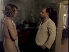 Полностью голая Елена Майорова в фильме «Затерянный в Сибири» фото #4