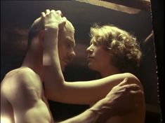 Полностью голая Елена Майорова в фильме «Затерянный в Сибири» фото #6