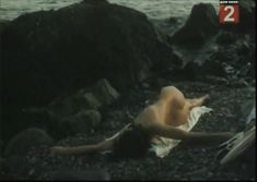 Абсолютно голая Вера Сотникова в фильме «Захочу - полюблю» фото #2