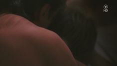 Ксения Алферова засветила грудь в фильме «Зеркальные войны: Отражение первое» фото #13