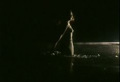 Голые сиськи Екатерины Гусевой в фильме «Змеиный источник» фото #2