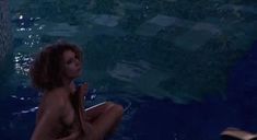 Красотка Любовь Толкалина засветила грудь в фильме «Золотой ключик» фото #2