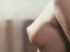 Абсолютно голая Анна Назарьева в фильме «Идеальная пара»