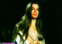 Екатерина Стриженова оголила грудь и попу в фильме «Империя пиратов» фото #1