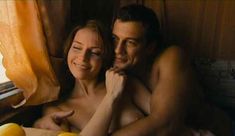 Красивая Любовь Толкалина засветила сиськи в фильме «Кавказ» фото #4