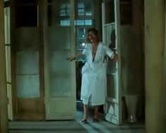 Глубокое декольте Ирины Пеговой в фильме «Казус импровизус» фото #2