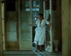 Глубокое декольте Ирины Пеговой в фильме «Казус импровизус» фото #3