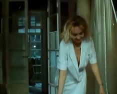 Глубокое декольте Ирины Пеговой в фильме «Казус импровизус» фото #5