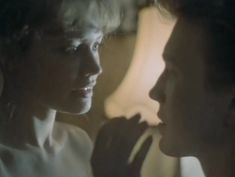 Анна Назарьева оголила грудь и попу в фильме «Как живете, караси?» фото #5