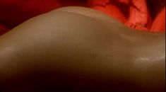 Голая попа Елены Кориковой в сериале «Капитанские дети»