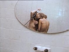 Евдокия Германова показала голые сиськи в фильме «Кикс» фото #1