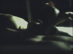 Шикарная голая грудь Алики Смеховой в фильме «Клещ» фото #5