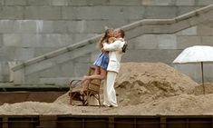 Красотка Карина Разумовская засветила попу в фильме «Ковчег» фото #2