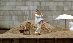 Красотка Карина Разумовская засветила попу в фильме «Ковчег» фото #4