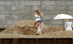 Красотка Карина Разумовская засветила попу в фильме «Ковчег» фото #7