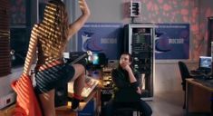 Татьяна Казючиц без лифчика в фильме «Королева льда» фото #17