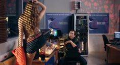 Татьяна Казючиц без лифчика в фильме «Королева льда» фото #18