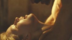 Засвет груди Юлии Пересильд в фильме «Край» фото #6