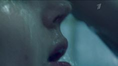 Сексуальная Светлана Ходченкова оголила грудь в сериале «Краткий курс счастливой жизни» фото #1