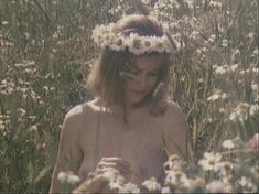 Красавица Анна Назарьева снялась голой в фильме «Кумпарсита»