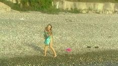 Эльвира Болгова показала голую попу в сериале «Курортный роман» фото #5