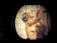 Голая грудь Светланы Амановой в фильме «Лестница» фото #2