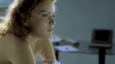 Евгения Трофимова оголила грудь и попу в фильме «Летний дождь» фото #1
