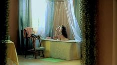 Евгения Трофимова оголила грудь и попу в фильме «Летний дождь» фото #16