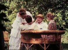 Красивая Дарья Повереннова засветила грудь в фильме «Лето любви» фото #12