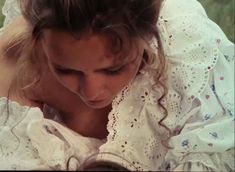 Красивая Дарья Повереннова засветила грудь в фильме «Лето любви» фото #13