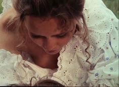 Красивая Дарья Повереннова засветила грудь в фильме «Лето любви» фото #15