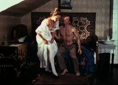 Красивая Дарья Повереннова засветила грудь в фильме «Лето любви» фото #42