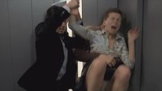 Красивая голая грудь Натальи Рычковой в фильме «Лифт» фото #8