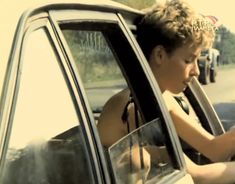 Голая грудь Жанны Эппле в фильме «Ловкач и Хиппоза» фото #16