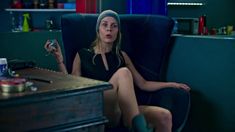 Маруся Зыкова засветила трусики в сериале «Лондонград. Знай наших»