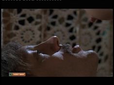 Голая грудь Глафиры Тархановой в фильме «Любовники» фото #6