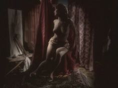 Любовь Тихомирова оголила грудь в сериале «Любовные авантюры» фото #5