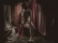 Любовь Тихомирова оголила грудь в сериале «Любовные авантюры» фото #8