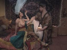 Любовь Тихомирова оголила грудь в сериале «Любовные авантюры» фото #56