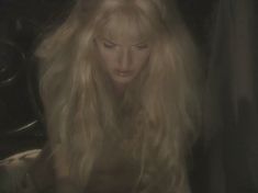 Загадочная Ольга Родионова показала голую грудь в сериале «Любовные авантюры» фото #20