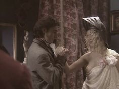 Красотка Яна Шивкова оголила грудь в сериале «Любовные авантюры» фото #9